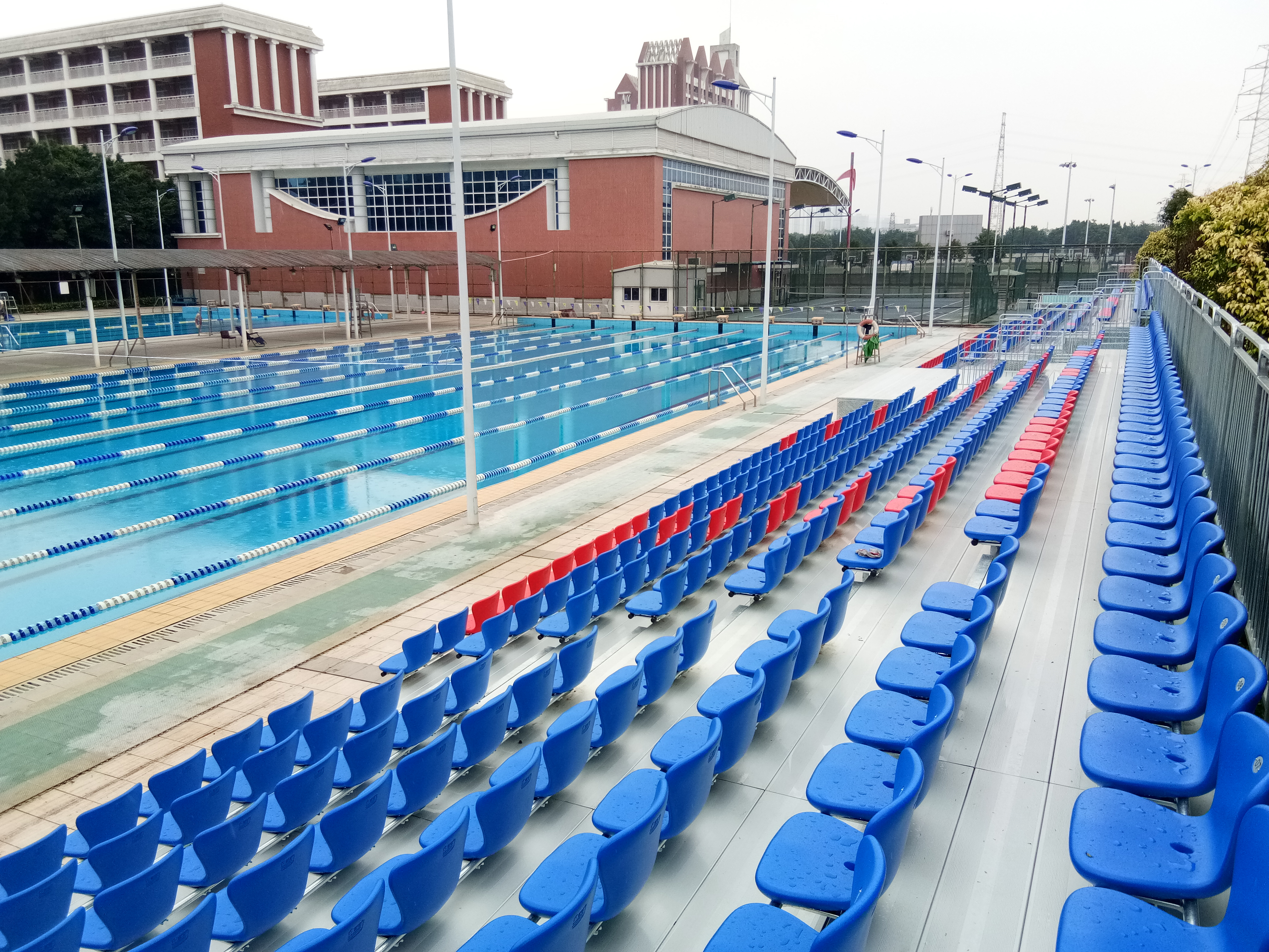 廣州一中露天游泳池看臺座椅